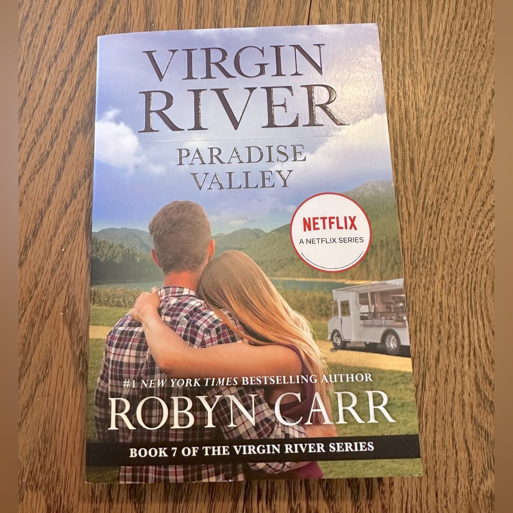 Paradise Valley: A Virgin River Novel -- Robyn Carr Brand New